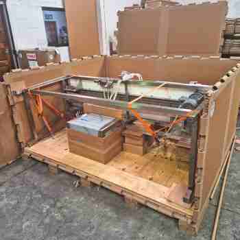 Industrial components packed on a custom paper pallet