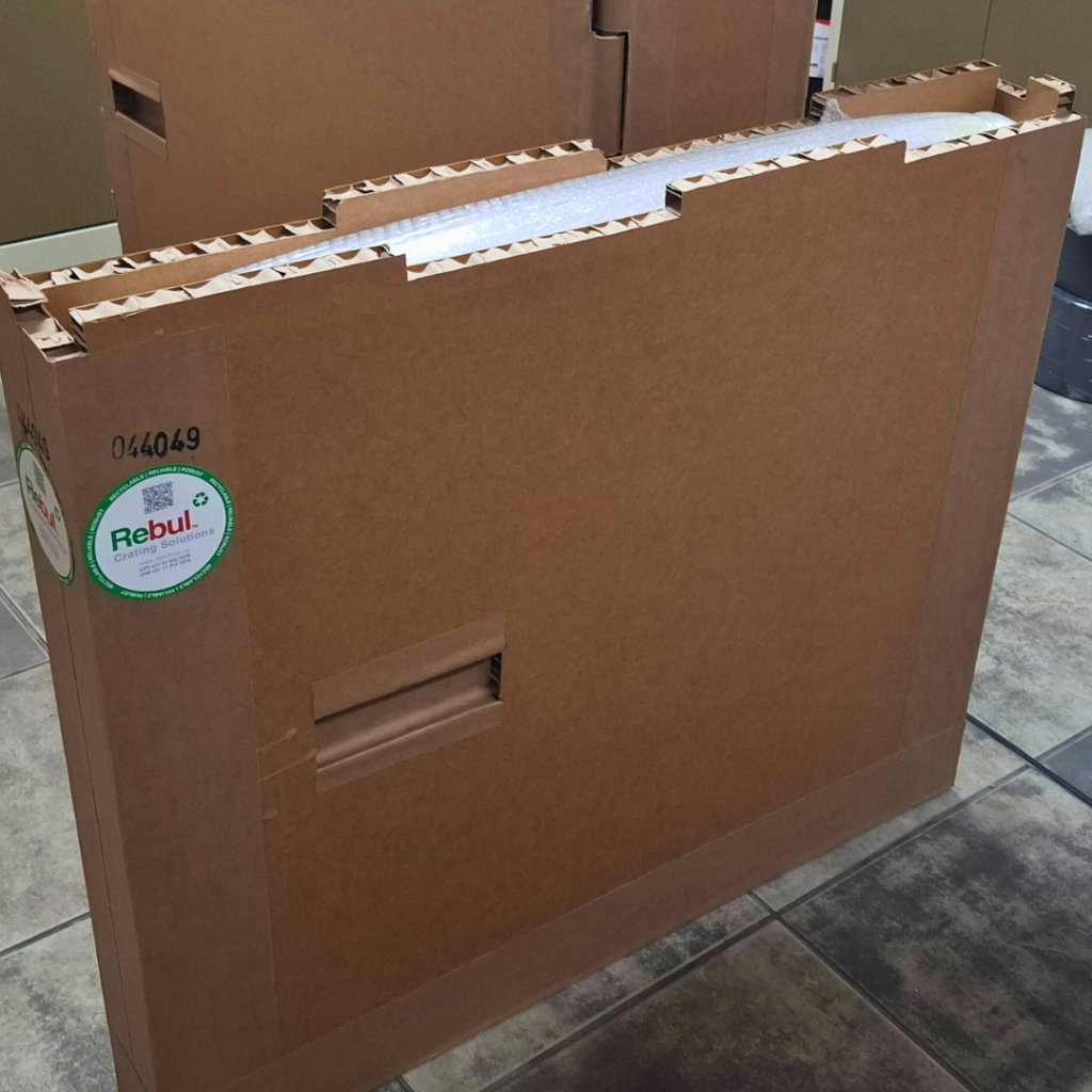 Interlocking honeycomb artwork crate for galleries and exhibitions