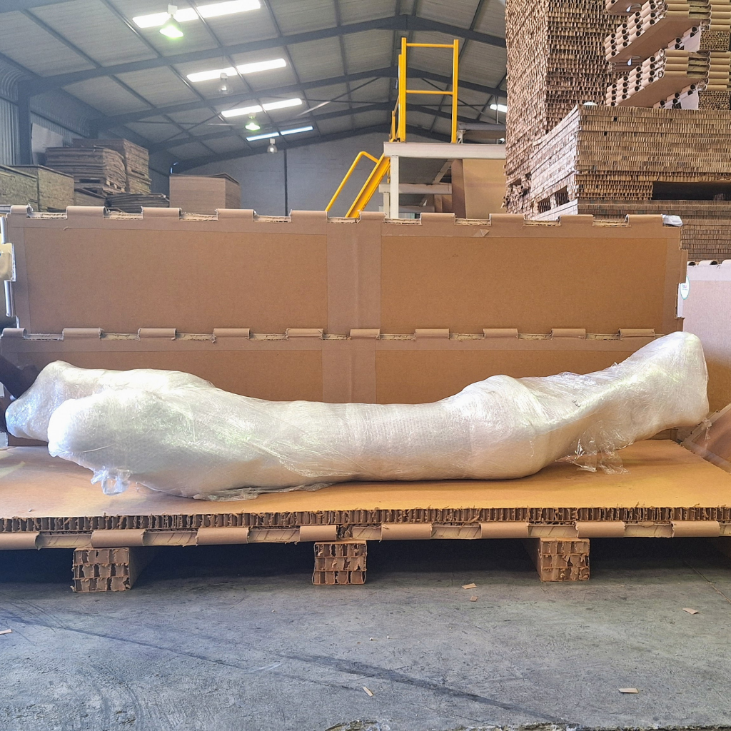 Art crate with honeycomb pallet base for artwork transport and handling