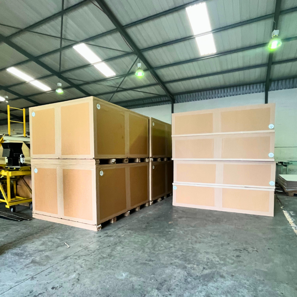 Stacked hybrid shipping crates with integrated pallet bases