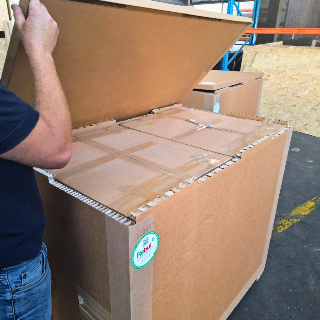 Interlok crate for flexible furniture packaging